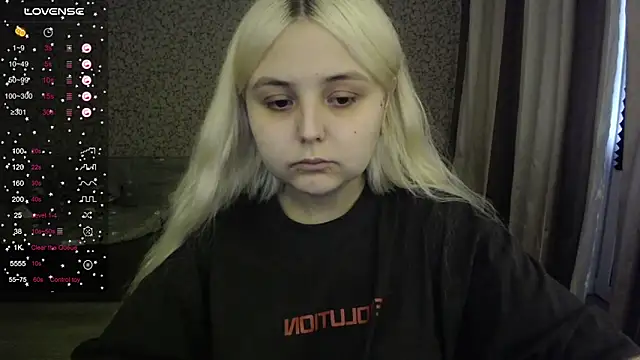 Snapshot of vendymories chatting on 7, 10, 2025 vendymories online show from 7, 10, 2025