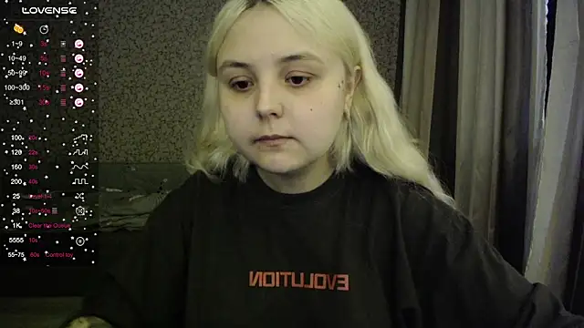 Snapshot of vendymories chatting on 8, 10, 2025 vendymories online show from 8, 10, 2025