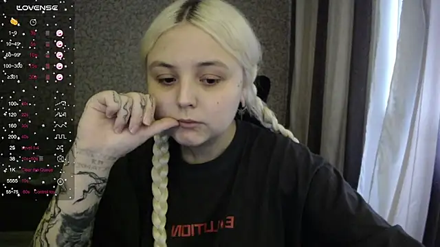 Snapshot of vendymories chatting on 4, 10, 2025 vendymories online show from 4, 10, 2025