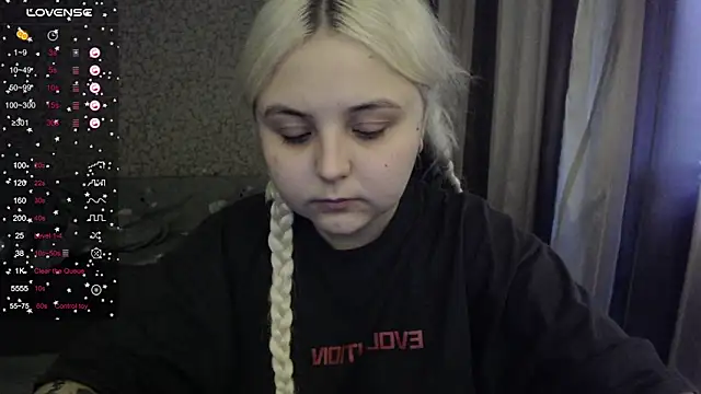 Snapshot of vendymories chatting on 1, 10, 2025 vendymories online show from 1, 10, 2025