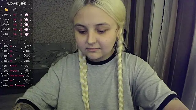 Snapshot of vendymories chatting on 13, 10, 2025 vendymories online show from 13, 10, 2025