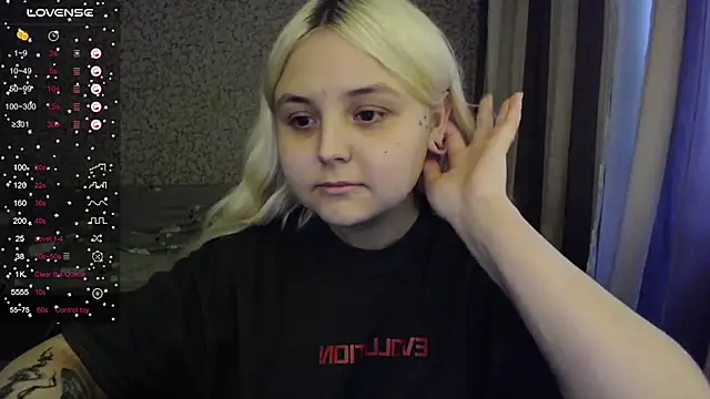 Snapshot of vendymories chatting on 11, 10, 2025 vendymories online show from 11, 10, 2025