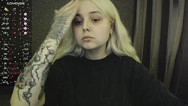 Snapshot of vendymories chatting on 2, 10, 2025 vendymories online show from 2, 10, 2025