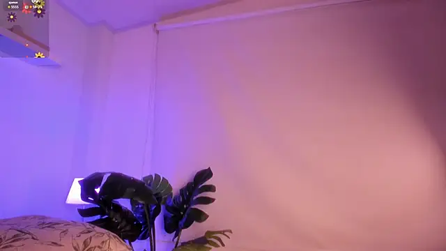 Nicolle Evanss  online show from 20, 12, 2025