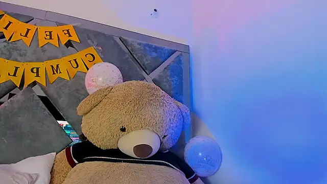 Snapshot of Sweet_Salome1 chatting on 15, 11, 2025 Sweet Salome1 online show from 15, 11, 2025