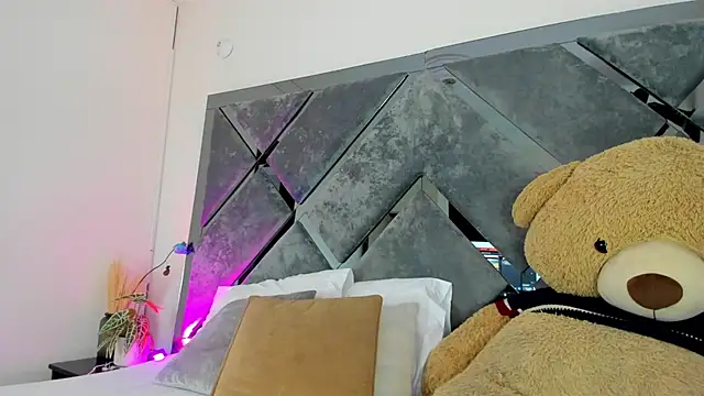 Snapshot of Sweet_Salome1 chatting on 24, 10, 2025 Sweet Salome1 online show from 24, 10, 2025