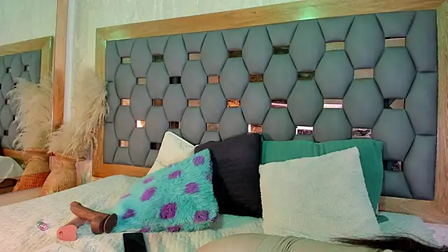 bonnie sm online show from 4, 12, 2025