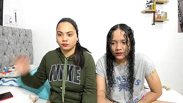 Snapshot of nay_and_aleja1 chatting on 7, 11, 2025 nay and aleja1 online show from 7, 11, 2025