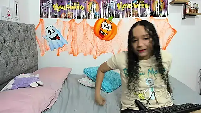 Snapshot of nay_and_aleja1 chatting on 30, 10, 2025 nay and aleja1 online show from 30, 10, 2025