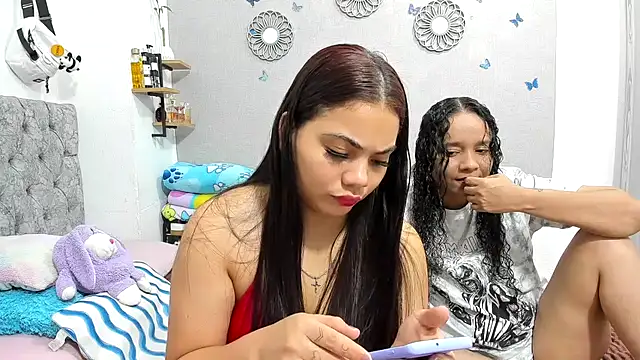 Snapshot of nay_and_aleja1 chatting on 20, 9, 2025 nay and aleja1 online show from 20, 9, 2025