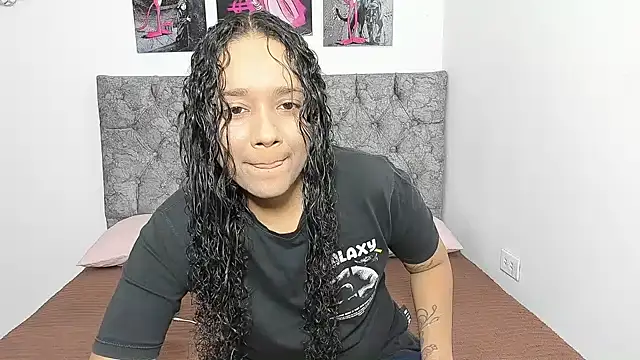 Snapshot of nay_and_aleja1 chatting on 5, 2, 2026 nay and aleja1 online show from 5, 2, 2026