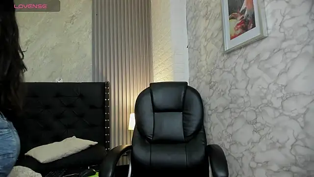 Snapshot of alicy__torres chatting on 21, 10, 2025 alicy torres online show from 21, 10, 2025