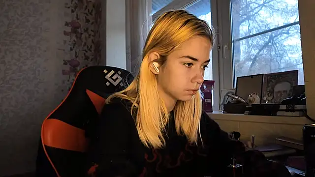 Witching Moon online show from 24, 11, 2025