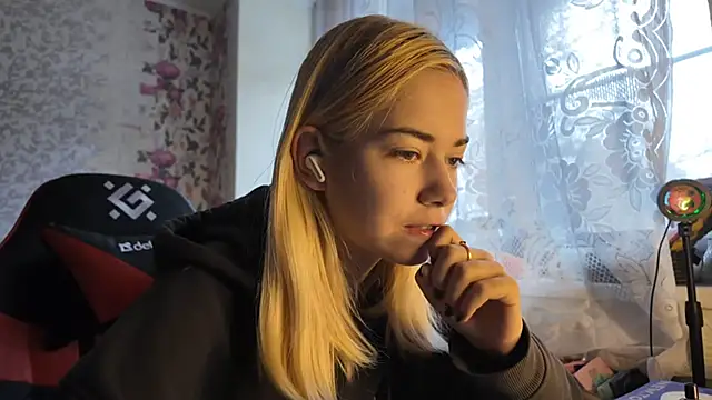 Witching Moon online show from 27, 10, 2025