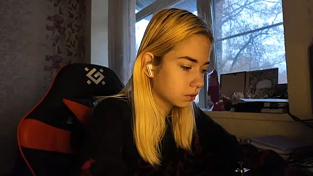 Witching Moon online show from 29, 11, 2025