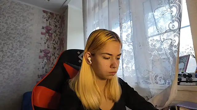 Witching Moon online show from 14, 11, 2025