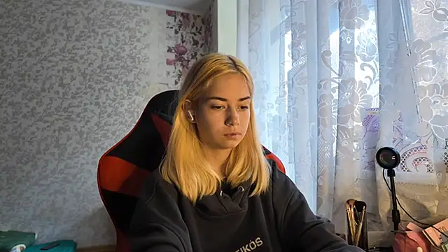 Witching Moon online show from 8, 10, 2025