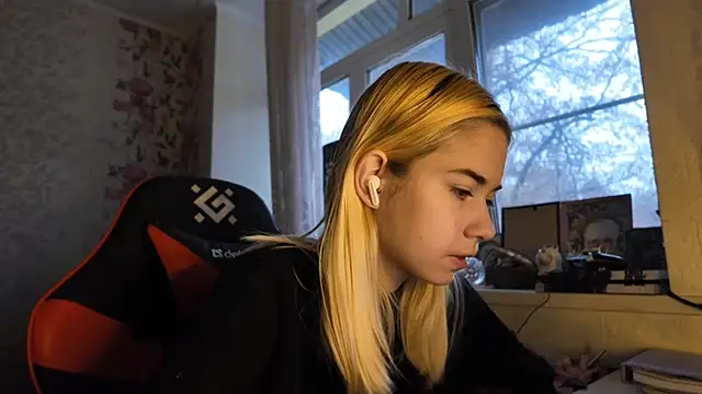 Witching Moon online show from 21, 11, 2025