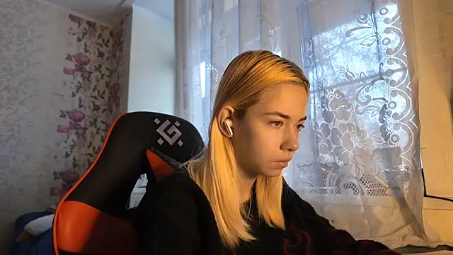 Witching Moon online show from 17, 11, 2025