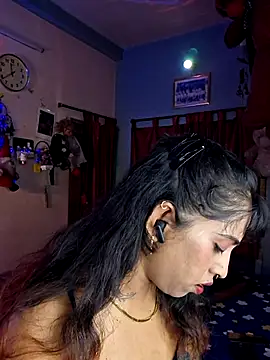 Love Beauty01 online show from 31, 5, 2026