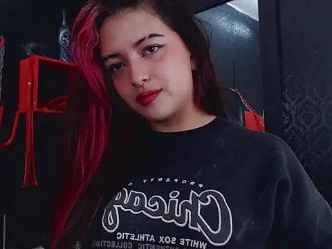 MaviceMur online show from 24, 9, 2025