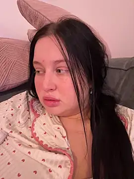 brunetteGirl274 online show from 17, 10, 2025