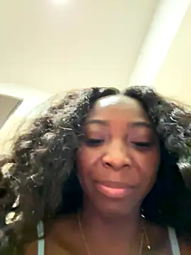 EmilyKisx online show from 17, 11, 2025