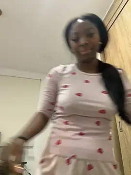 EmilyKisx online show from 31, 10, 2025