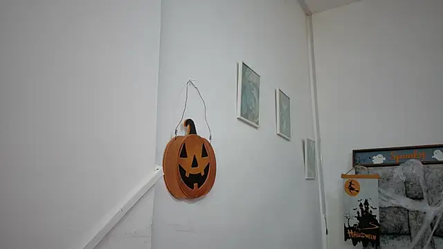 Lizbeth Rouse online show from 28, 10, 2025