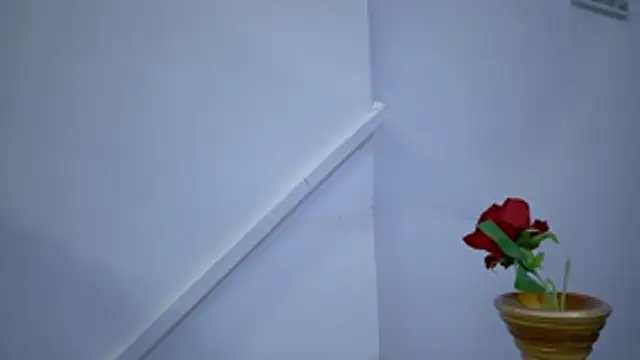 Lizbeth Rouse online show from 15, 11, 2025