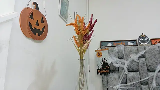 Lizbeth Rouse online show from 30, 10, 2025