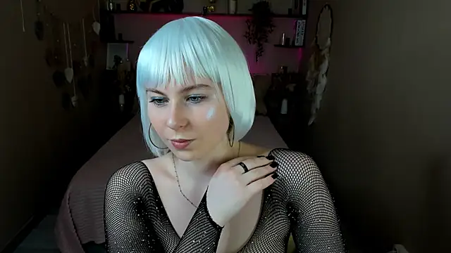 EvaCrosby online show from 28, 3, 2026