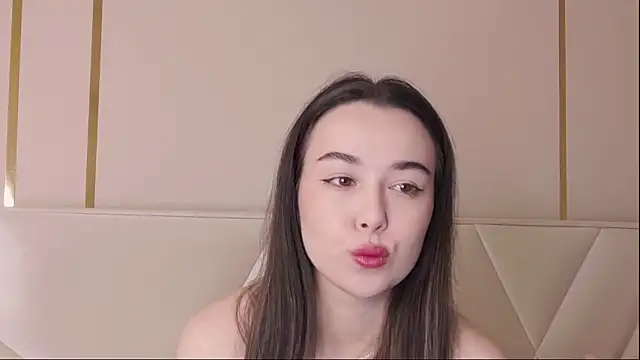 MiaMarlow online show from 5, 10, 2025