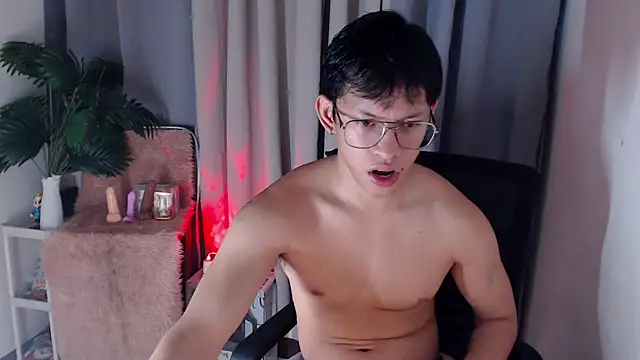 Snapshot of pinkcock_froi2305 chatting on 24, 11, 2025 pinkcock froi2305 online show from 24, 11, 2025