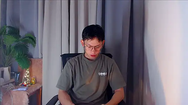 Snapshot of pinkcock_froi2305 chatting on 6, 10, 2025 pinkcock froi2305 online show from 6, 10, 2025