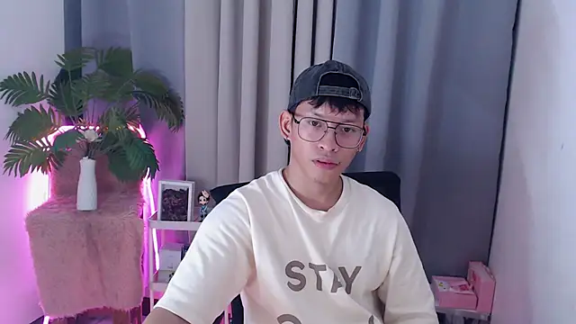 Snapshot of pinkcock_froi2305 chatting on 3, 2, 2026 pinkcock froi2305 online show from 3, 2, 2026