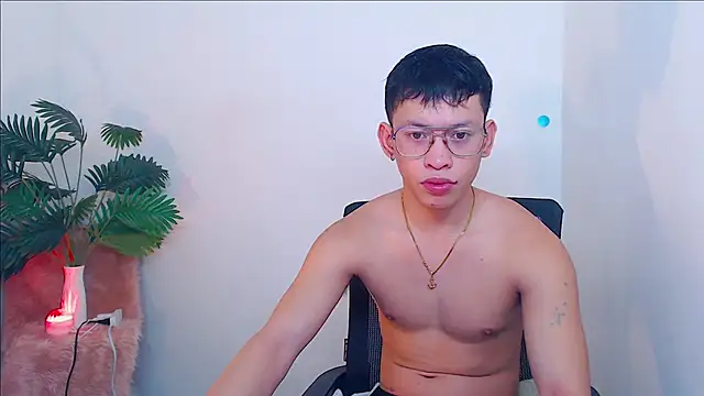 Snapshot of pinkcock_froi2305 chatting on 15, 9, 2025 pinkcock froi2305 online show from 15, 9, 2025