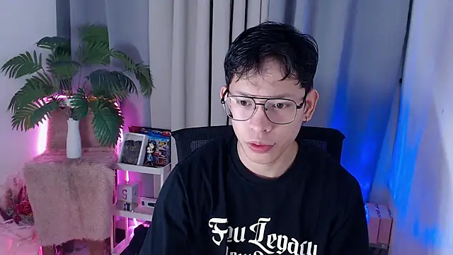 Snapshot of pinkcock_froi2305 chatting on 15, 2, 2026 pinkcock froi2305 online show from 15, 2, 2026