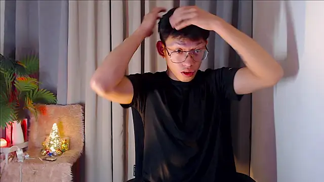 Snapshot of pinkcock_froi2305 chatting on 9, 10, 2025 pinkcock froi2305 online show from 9, 10, 2025