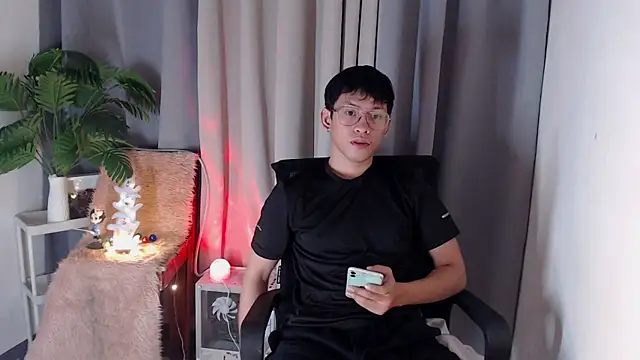 Snapshot of pinkcock_froi2305 chatting on 4, 11, 2025 pinkcock froi2305 online show from 4, 11, 2025