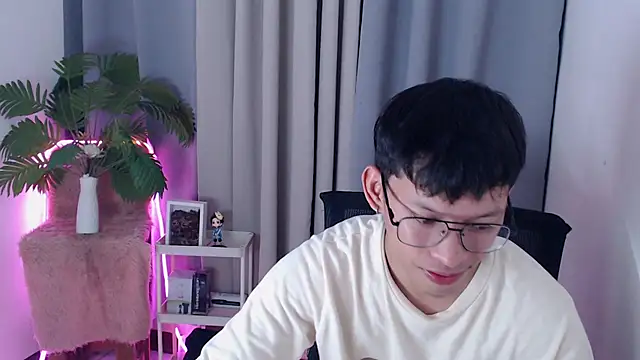 Snapshot of pinkcock_froi2305 chatting on 3, 2, 2026 pinkcock froi2305 online show from 3, 2, 2026