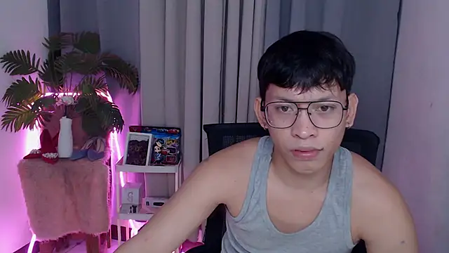 Snapshot of pinkcock_froi2305 chatting on 8, 2, 2026 pinkcock froi2305 online show from 8, 2, 2026