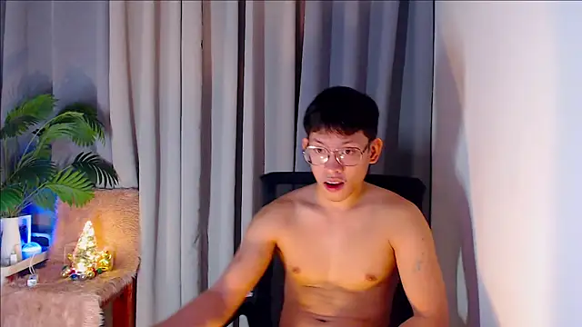 Snapshot of pinkcock_froi2305 chatting on 11, 10, 2025 pinkcock froi2305 online show from 11, 10, 2025