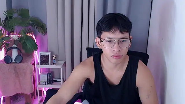 Snapshot of pinkcock_froi2305 chatting on 5, 2, 2026 pinkcock froi2305 online show from 5, 2, 2026