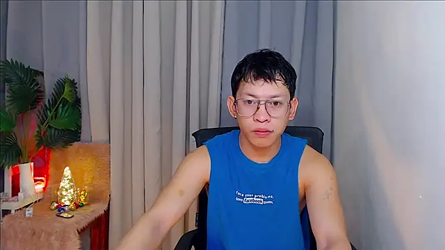 Snapshot of pinkcock_froi2305 chatting on 13, 10, 2025 pinkcock froi2305 online show from 13, 10, 2025