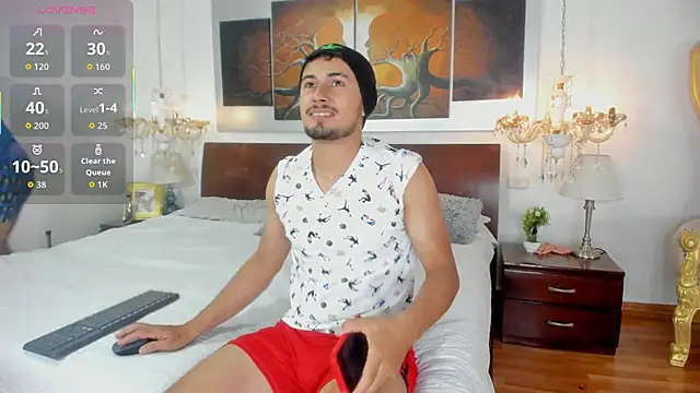 Valentiinoss online show from 3, 10, 2025