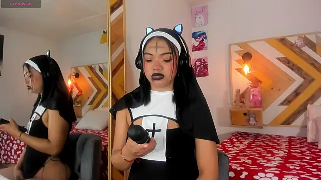 SoleneFontaine online show from 31, 10, 2025