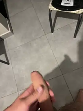 Novinho16cmz online show from 7, 4, 2026