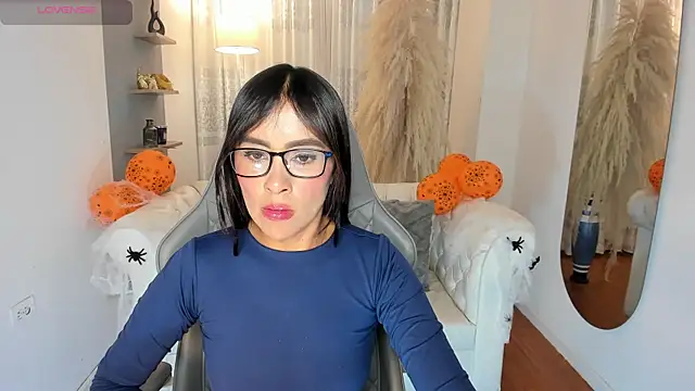 Natalia Leon8 online show from 6, 10, 2025