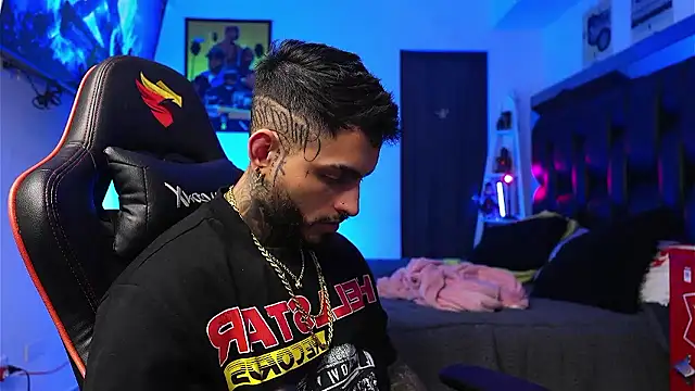 logan hugh8 online show from 15, 1, 2026